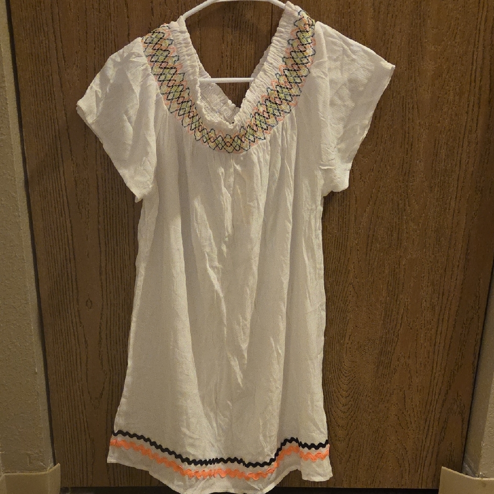 Miken White Top with Colorful Embroidery